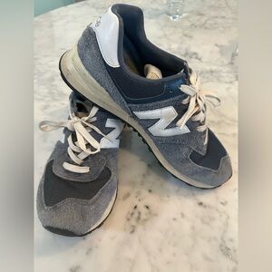 New Balance Men’s Sneakers in Gray and White